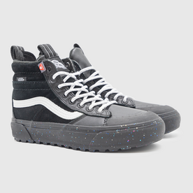 VANS-fekete-magasszárú-cipő_01.png