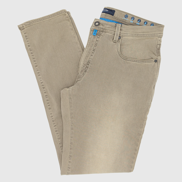 PIERRE-CARDIN-farmer_01.png