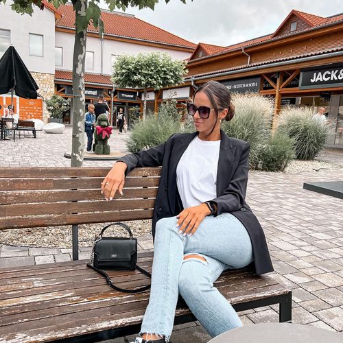 Péntek: a hét legjobb része! 🍂🕶️ @premieroutlet_budapest @doriczegledi #premieroutlet_budapest #rosretailoutletshopping...
