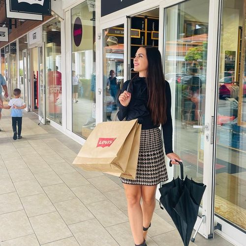 Igazán jólesik a hétvégi shoppingolás! ☔ @premieroutlet_budapest @dudigram_ #premieroutlet_budapest...